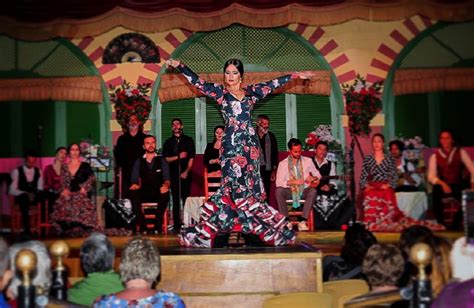  Soleá del Amor Perpetuo, una danza que entrelaza la melancolía de un amor eterno con el fuego vibrante del duende flamenco